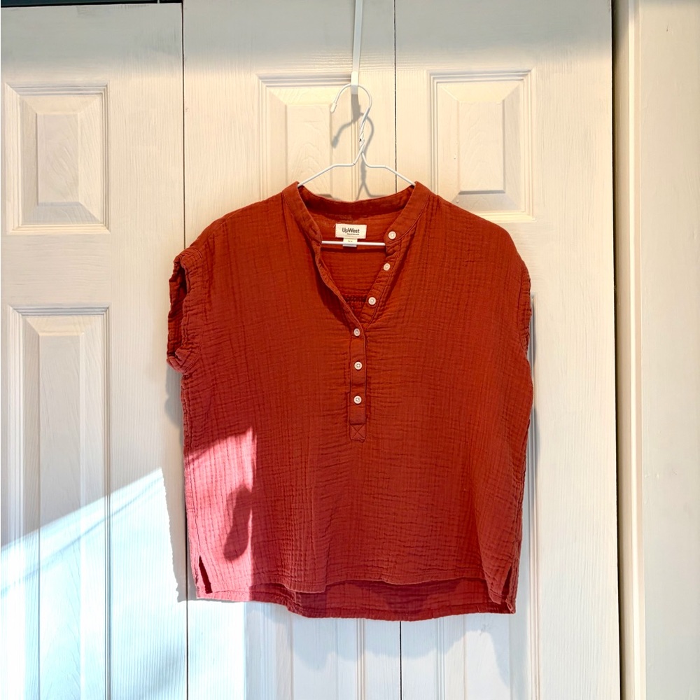 UpWest Crinkle Cotton Henley Short Sleeve Top in Masala/Rust XS